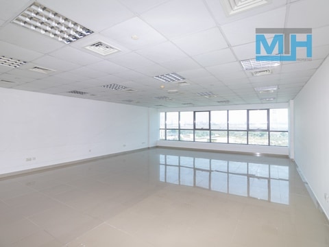 Well Maintained | Fitted Office | Dip