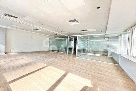 Office For Sale / Spacious / Unfurnished / Business Bay