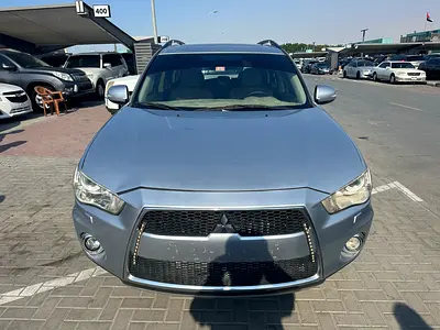 Mitsubshi outlander 2013 fullopshin silver color GCC
