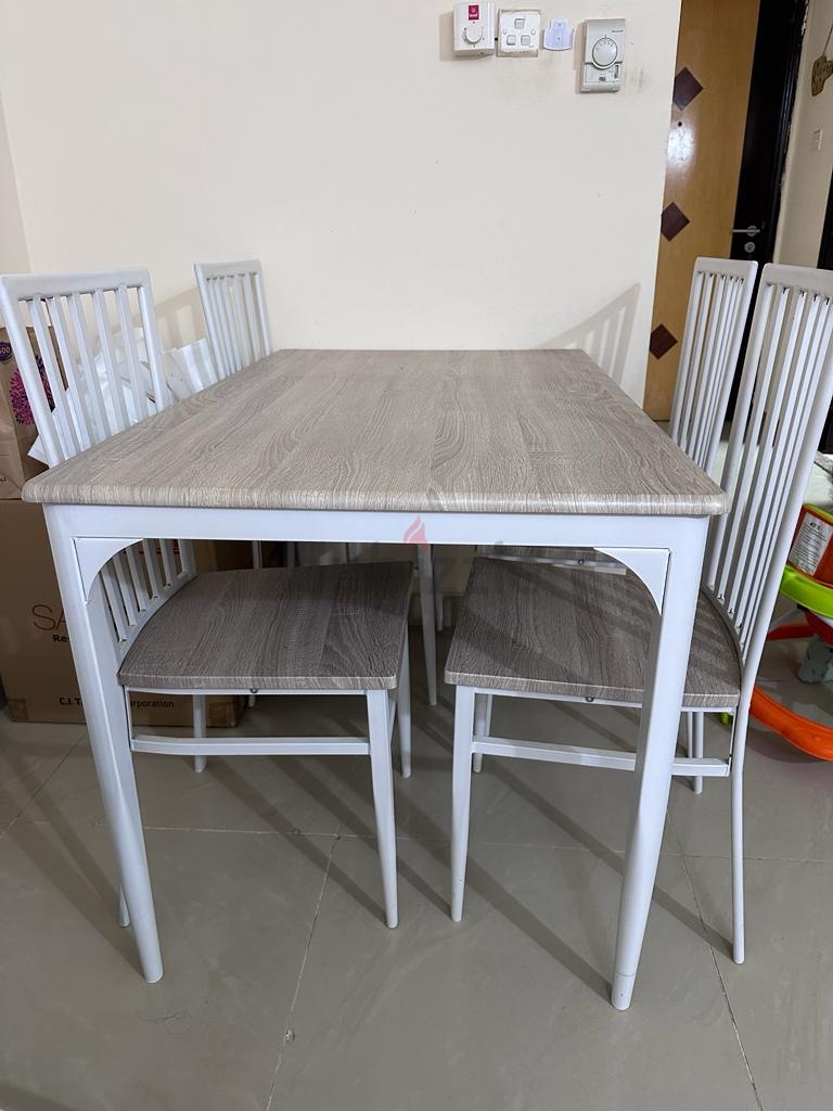 Home box deals dining table