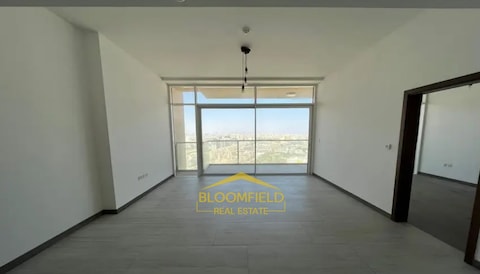 Massive 1 Bedroom Apartment | Modern Layout | Well Maintained Ready To Move In