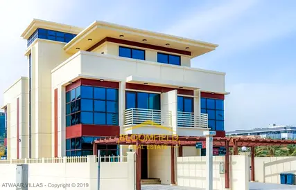 Luxury Specious Villa || With Pool || With Big Yard