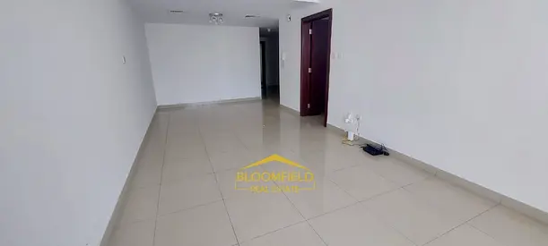 Bright Unit ||high Floor || Beautiful View || Semi Closed Kitchen