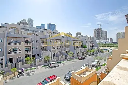 Destress Deal || 4 + Maid Townhouse For Sale || Good Price