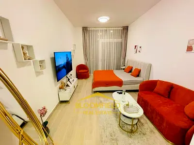 Cozy Furnished Studio Apartment With A Relaxing Pool And City View
