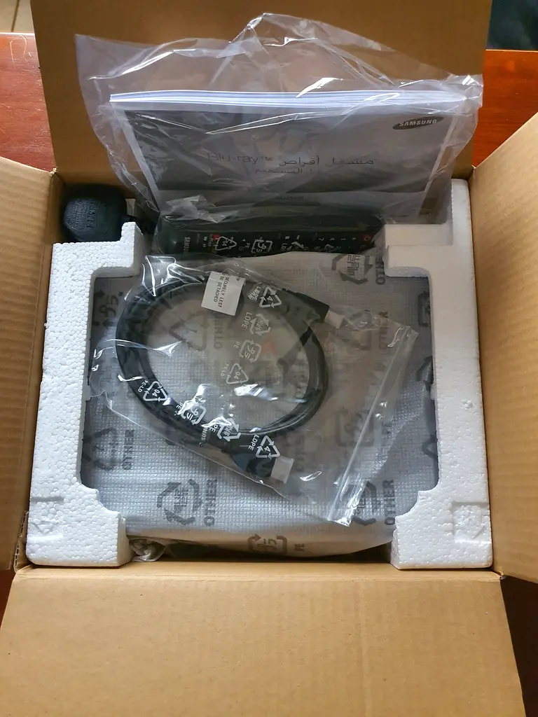 Samsung BDF5100 BluRay disc player