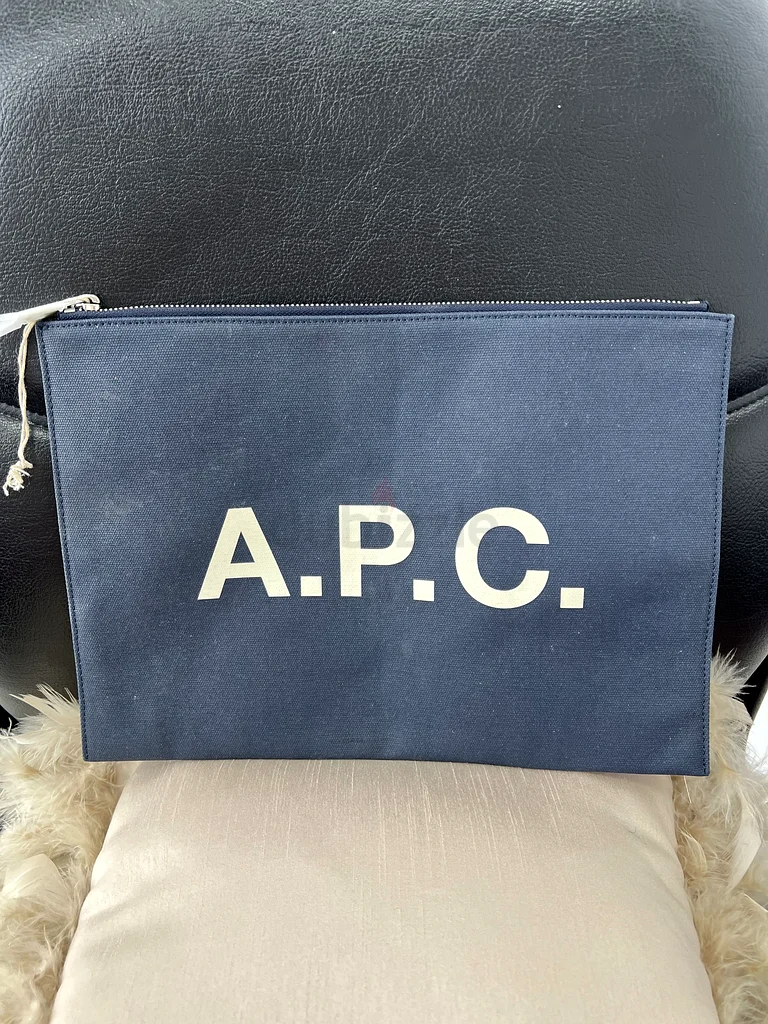 غطاء كمبيوتر محمول Apc بحجم 13 بوصة63263515318402111