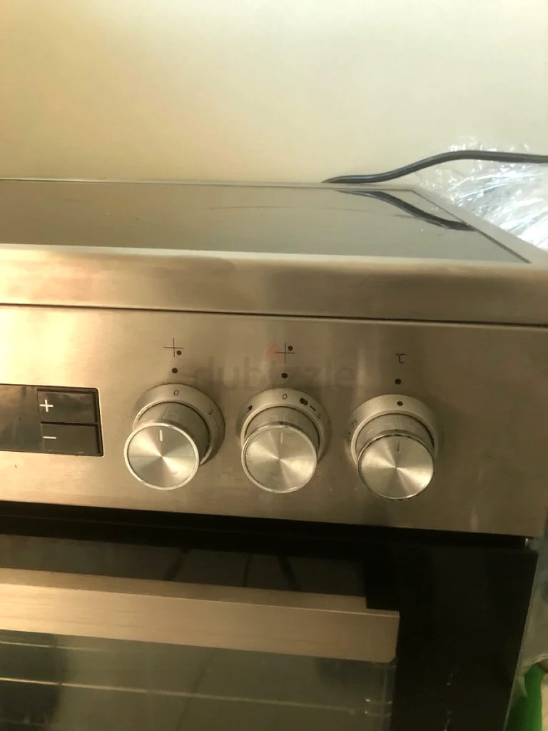 بeko 60 × 60 سم، فرن كهربائي بـ 4 مناطق طهي من السيراميك، باللون الفولاذي، موديل Fsm67320GXS، توصيل مجاني + ضمان63166647578113111