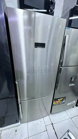 Bosch  Series 4 free-standing fridge-freezer with freezer at bottom 193 x 70 cm Stainless steel