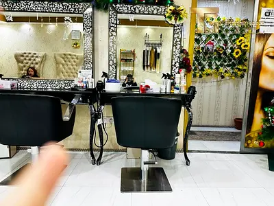 Glowing Touch Beauty Saloon Llc