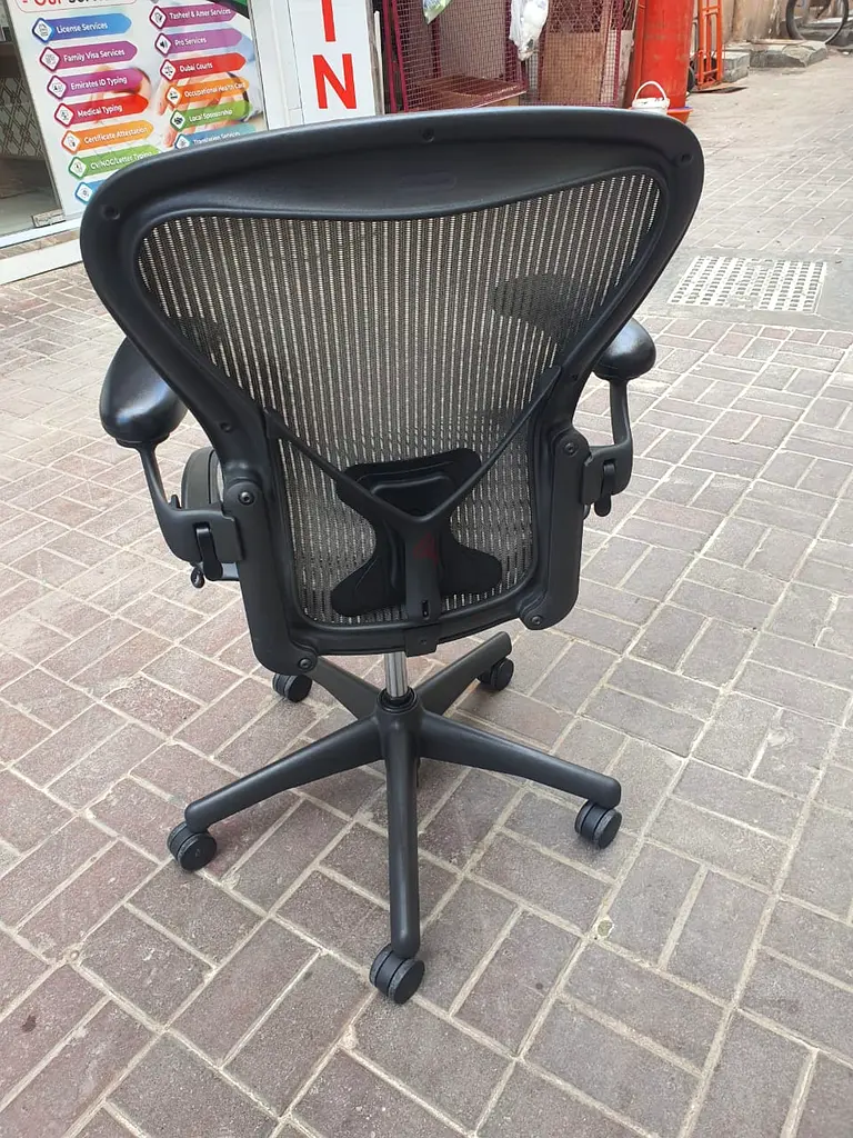 Im selling Herman Miller Aeron chair size B