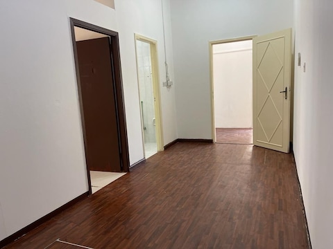 Grand Offer! Only 3500/m! Large And Beautiful 1-bhk Penthouse On Al Karama St.