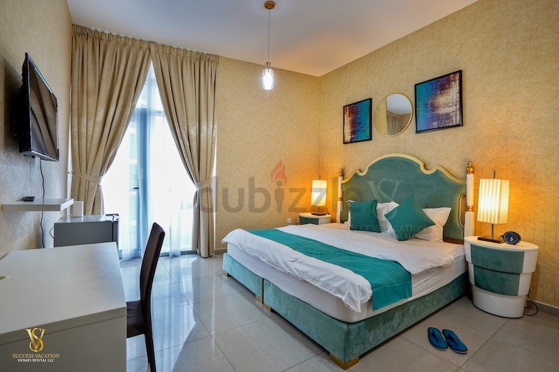 Dubai marina , - Free housekeeping provided everyday , 7 persons can stay