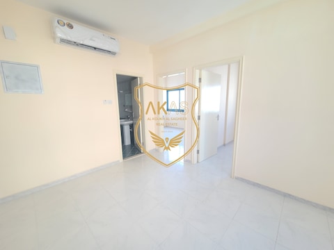 Special Offer Spicius 2 Bhk With 1 Month Free With Balocony Split Ac. Like A Brand New Building