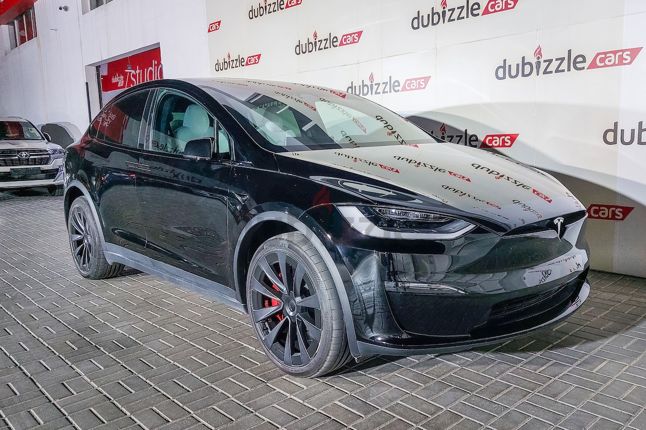 Tesla model outlet x dubizzle