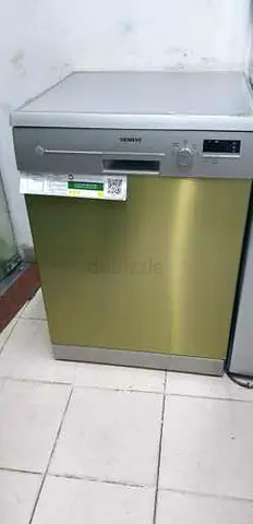 Siemens 5 Programs 12 Place Settings, Free Standing Dishwasher, Silver Sn25D800Gc.FREE DELIVER