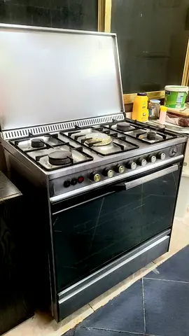 Cooking range stove with griller and baking