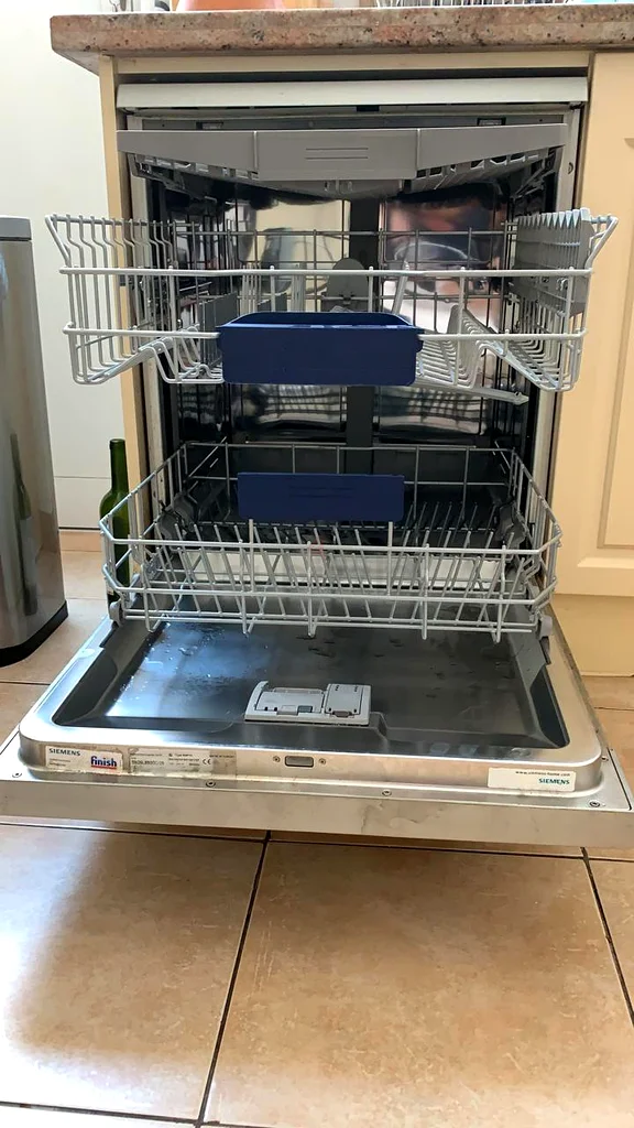 Siemens Dishwasher 3 Racks SN26L880GC FREE DELIVERY +WARRANTY63264585010306111