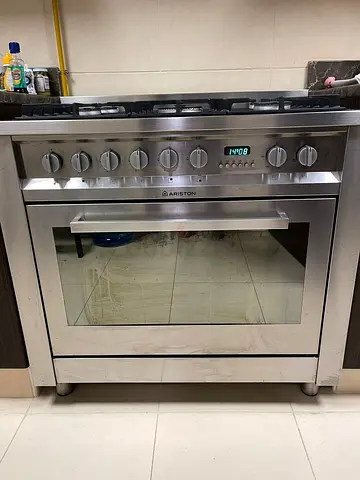 ARISTON Semi-Pro Range Cooker 5 Gas Burners with 9 Multifunction 70L Electric Oven FREE DELEVERY