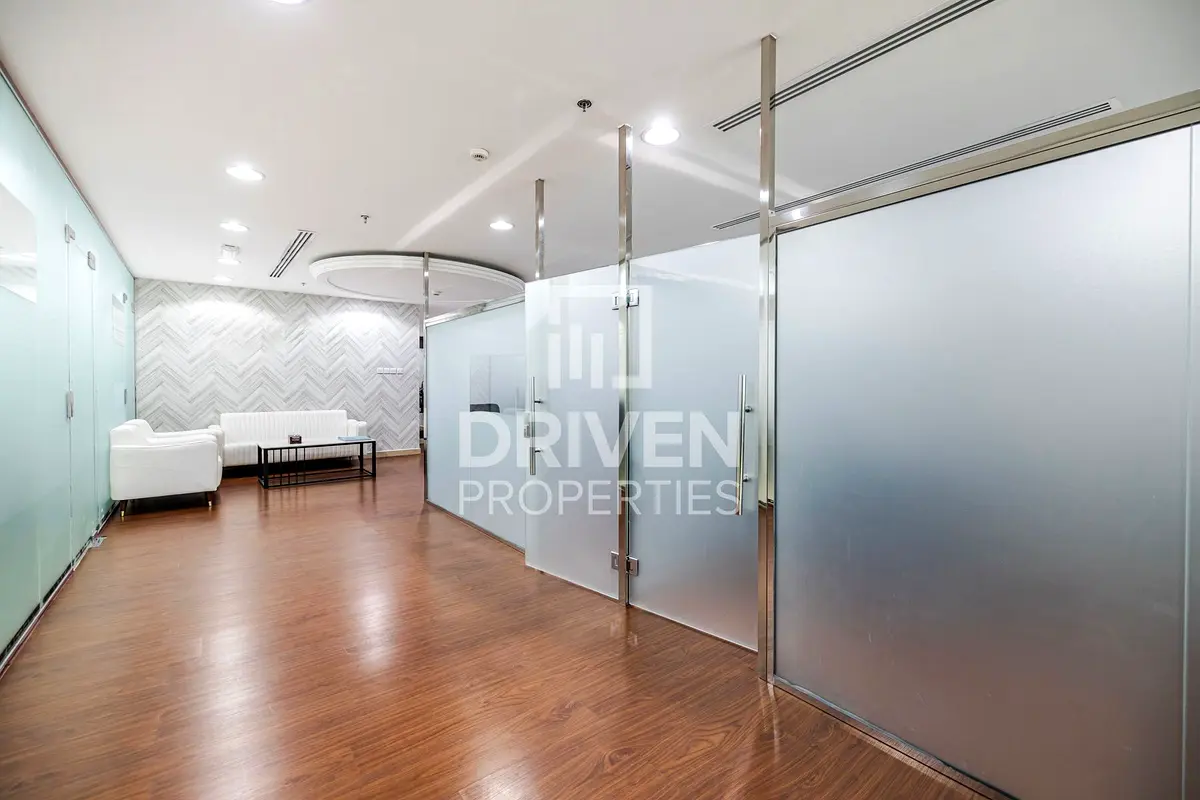 Office for Rent Fitted Office with Partitions Spacious Dubai