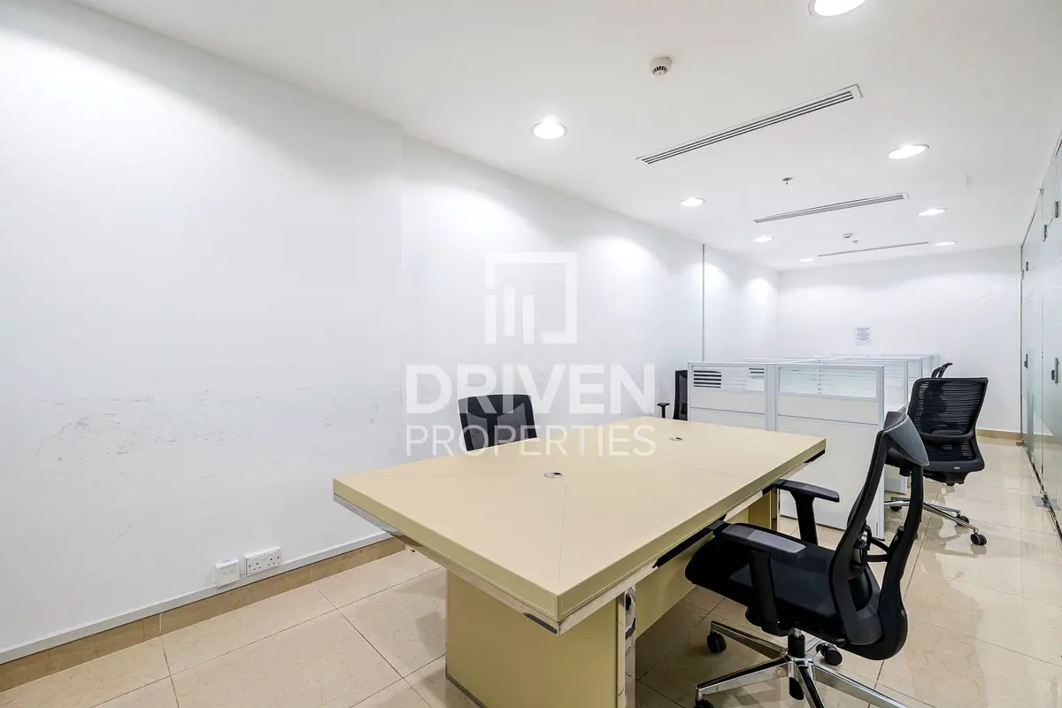 Office for Rent Fitted Office with Partitions Spacious Dubai