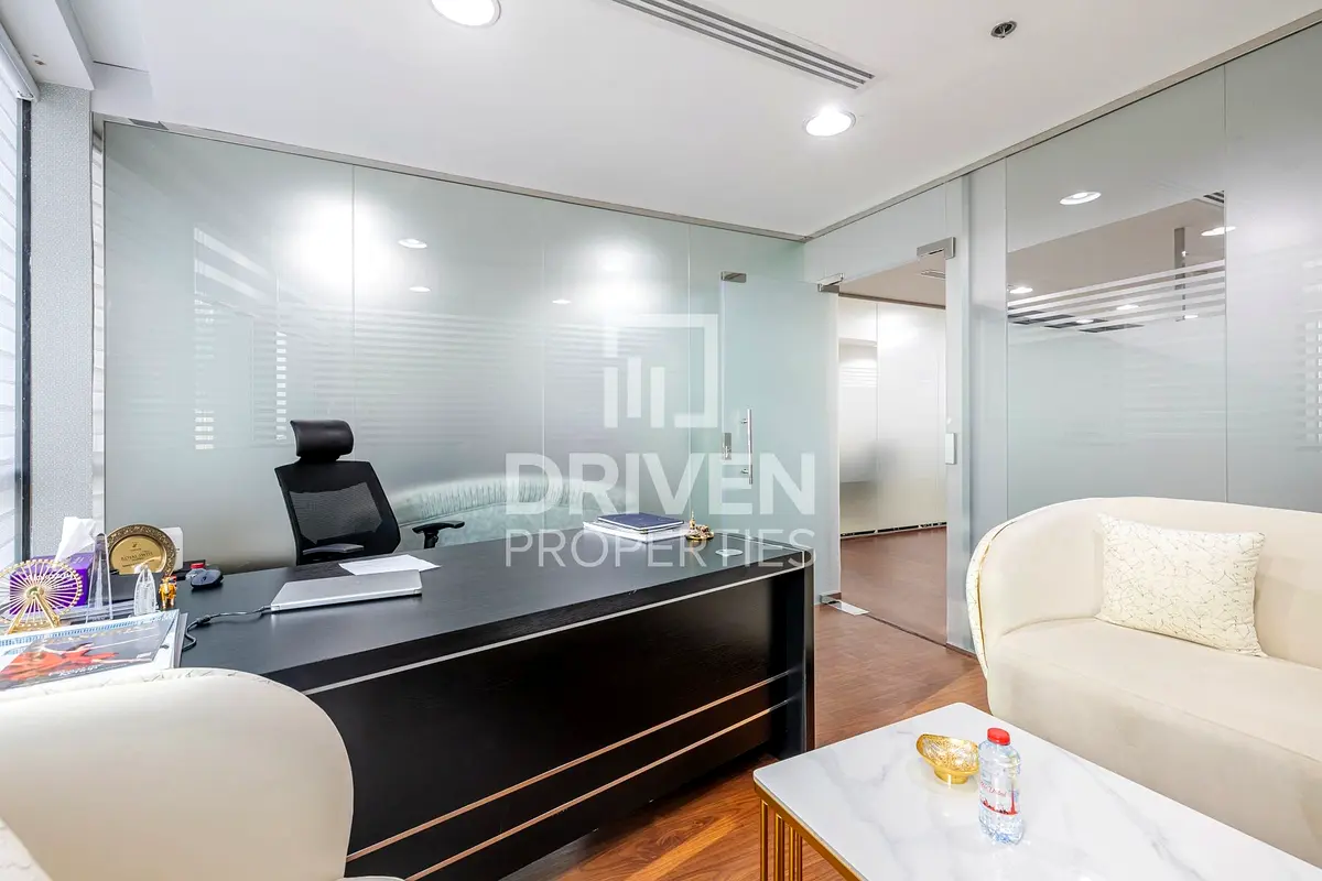 Office for Rent Fitted Office with Partitions Spacious Dubai