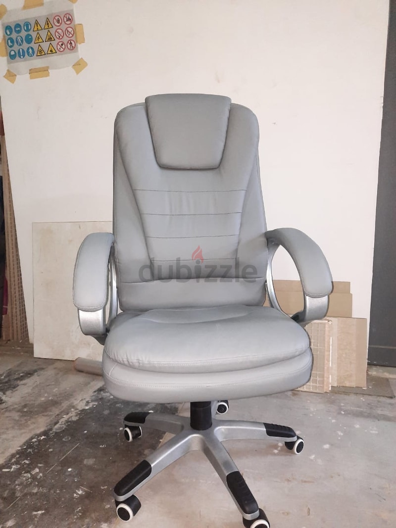 Office best sale chair dubizzle