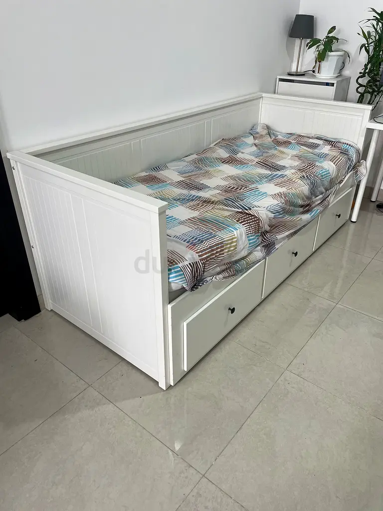 Ikea day bed extendable