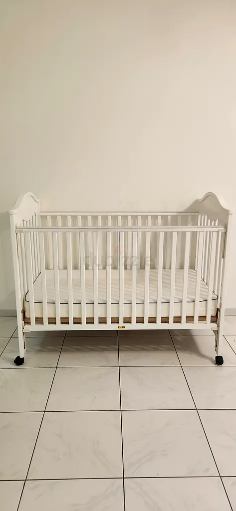 Juniors Henry Wooden Adjustable Crib Kit for Kids Dual Core Ventiflow