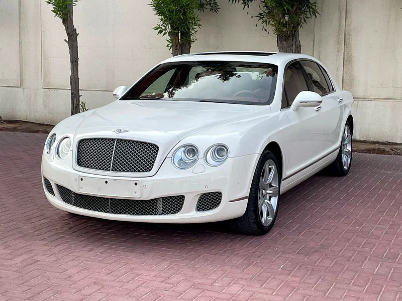BENTLEY CONTINENTAL FLYING SPUR - GCC SPECS - ORIGINAL PAINT - ACCIDENT FREE - EXCELENT CONDITION -63174304498307112
