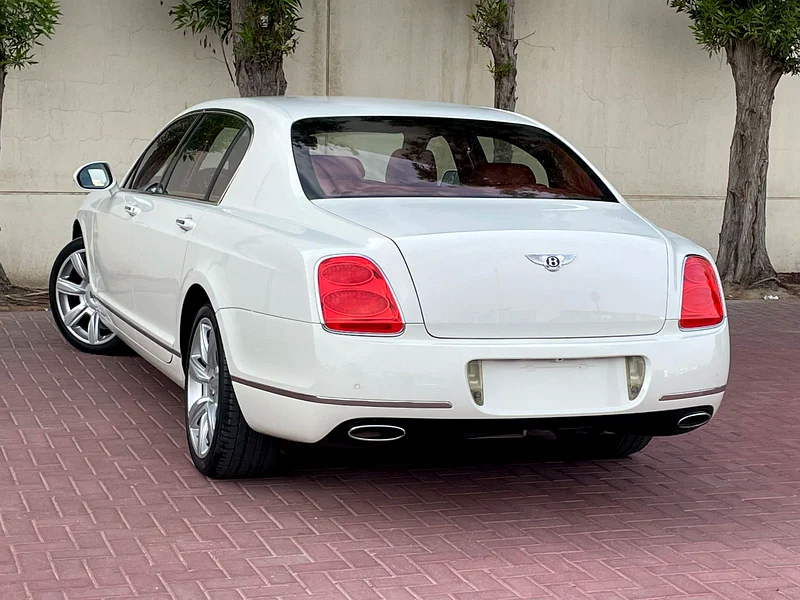 BENTLEY CONTINENTAL FLYING SPUR - GCC SPECS - ORIGINAL PAINT - ACCIDENT FREE - EXCELENT CONDITION -63174304498307114