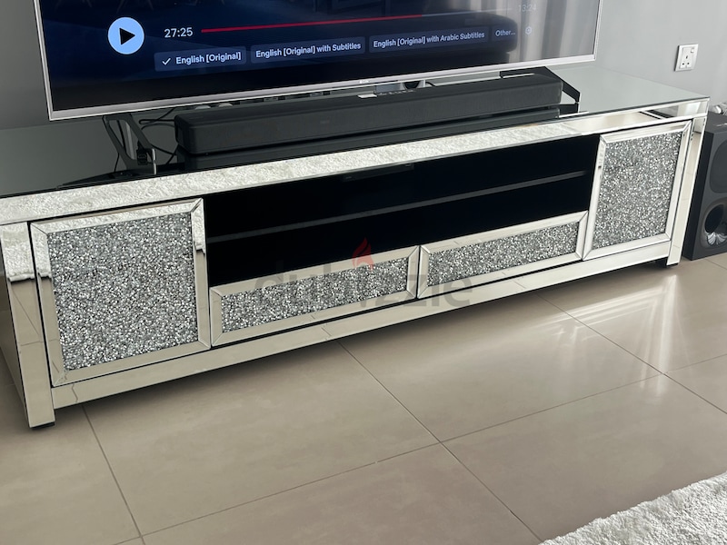 Black mirrored deals tv stand