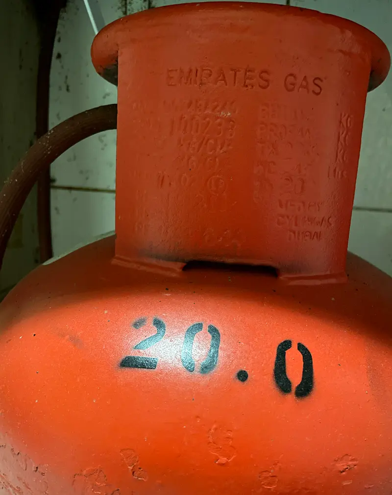 Gas cylinder near dubai grand hotel qusais