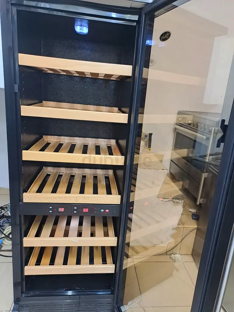 Selling for Wine Beverage Fridge 76 Bottle Good Quality