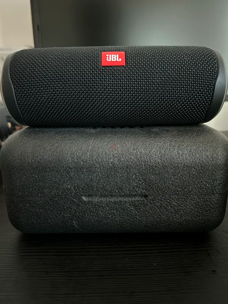 JBL Flip5 Bluetooth Speaker