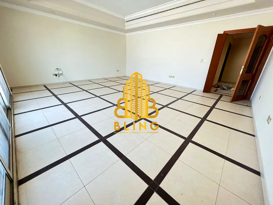 Apartment/Flat Luxurious 4BHK With Maid Room And All Facilities