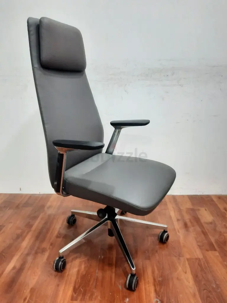 Executive office chair