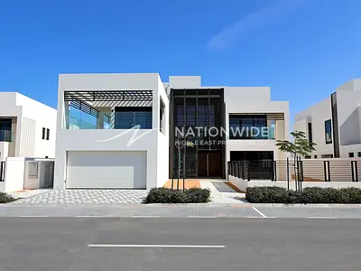 Lovely Single Row | Golf View | High End Location