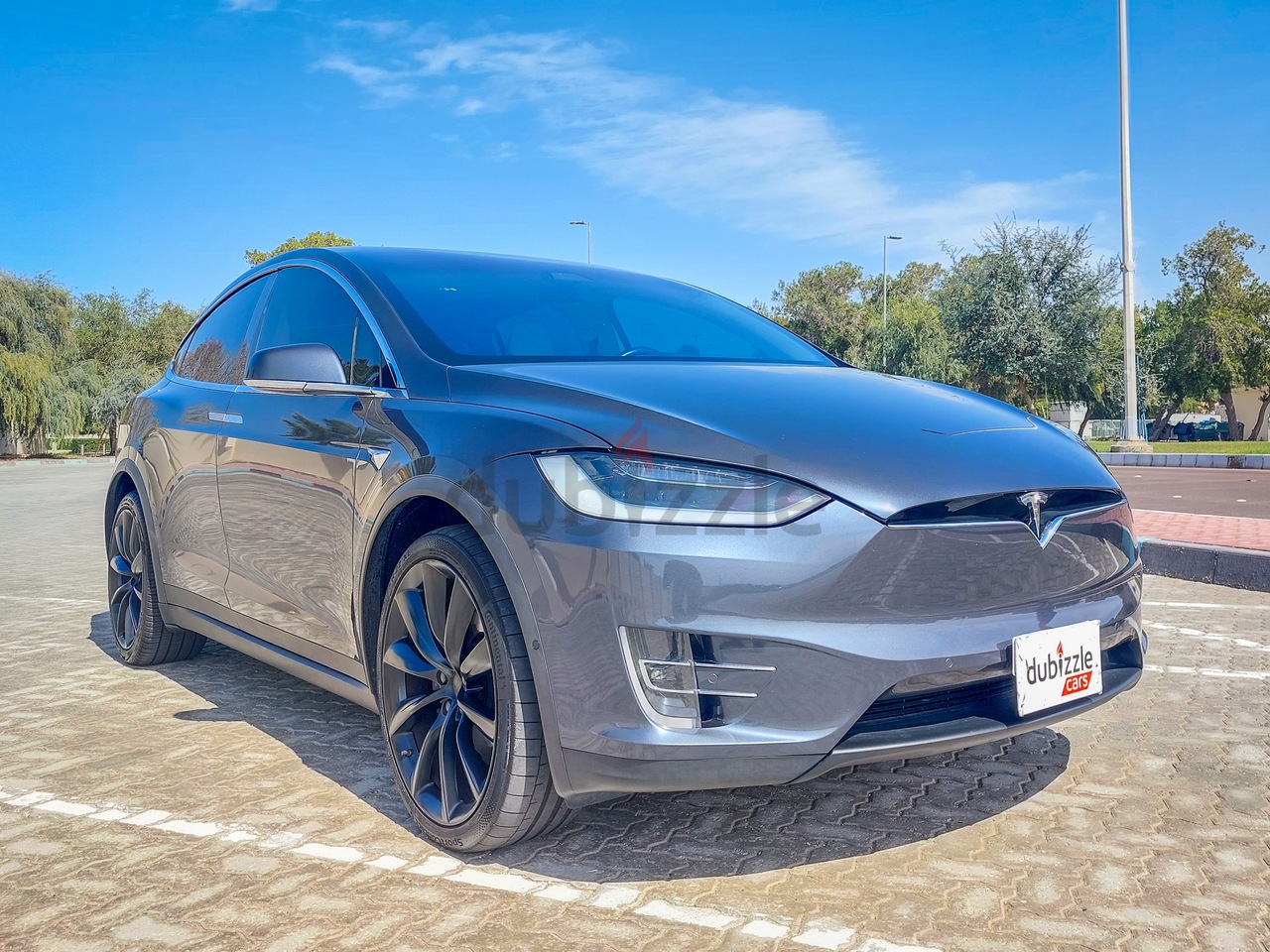 Tesla model outlet x dubizzle