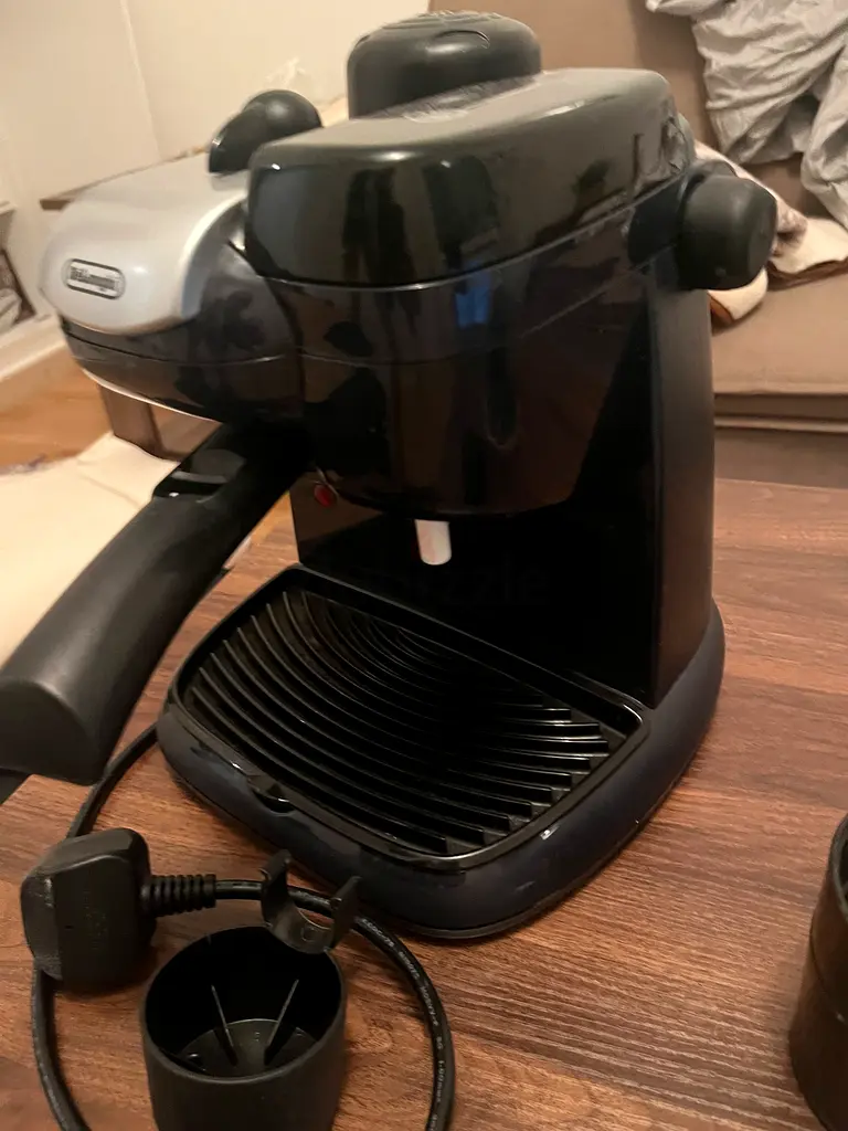 Delonghi 4 cups espresso coffee machine EC9 black