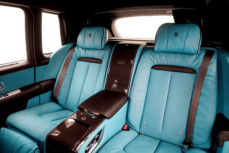 2024 NEW ROLLS ROYCE CULLINAN BLACK BADGE / GCC / BESPOKE SOUND