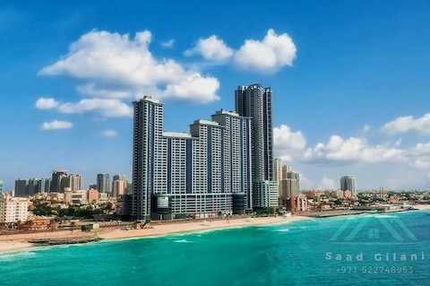 Apartment For Annual Rent In The Corniche Tower, Direct View Of The Sea, Free Air Conditioning, Swi