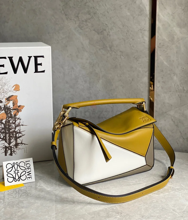 حقيبة Loewe Puzzle الصغيرة من جلد العجل بدرجة اللون الأصفر الطيني والأبيض والبني الرمادي629356750872331125
