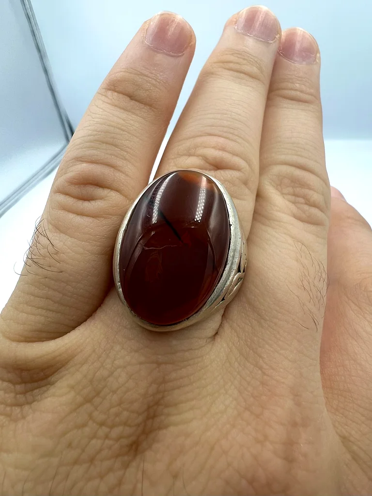 A ring with a Yemeni agate stone63173514767747111