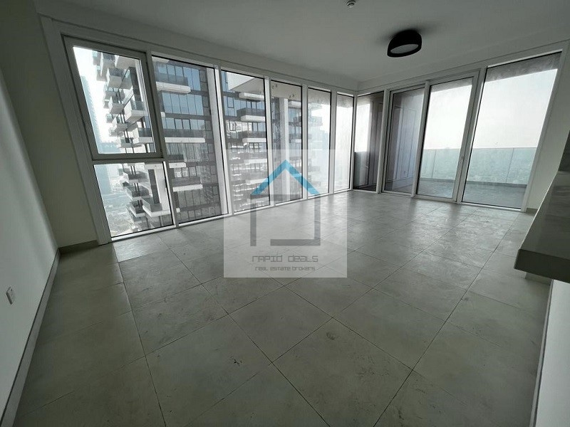 Spacious 2BR on High Floor with SZR and Sea View