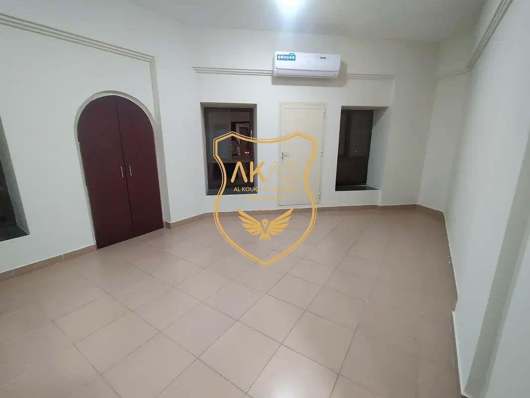 Apartment/Flat 6 CHEQUES PAYMENT HUGE IN SIZE 2BHK APARTMENT FOR