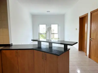 Vacant I Exclusive I Near Metro