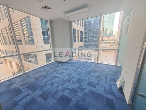 Spacious Fitted-office | Prime Location | 11 Parking.