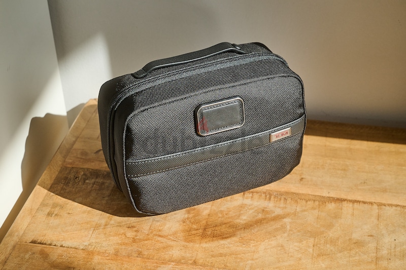 Tumi alpha 3 on sale split travel kit