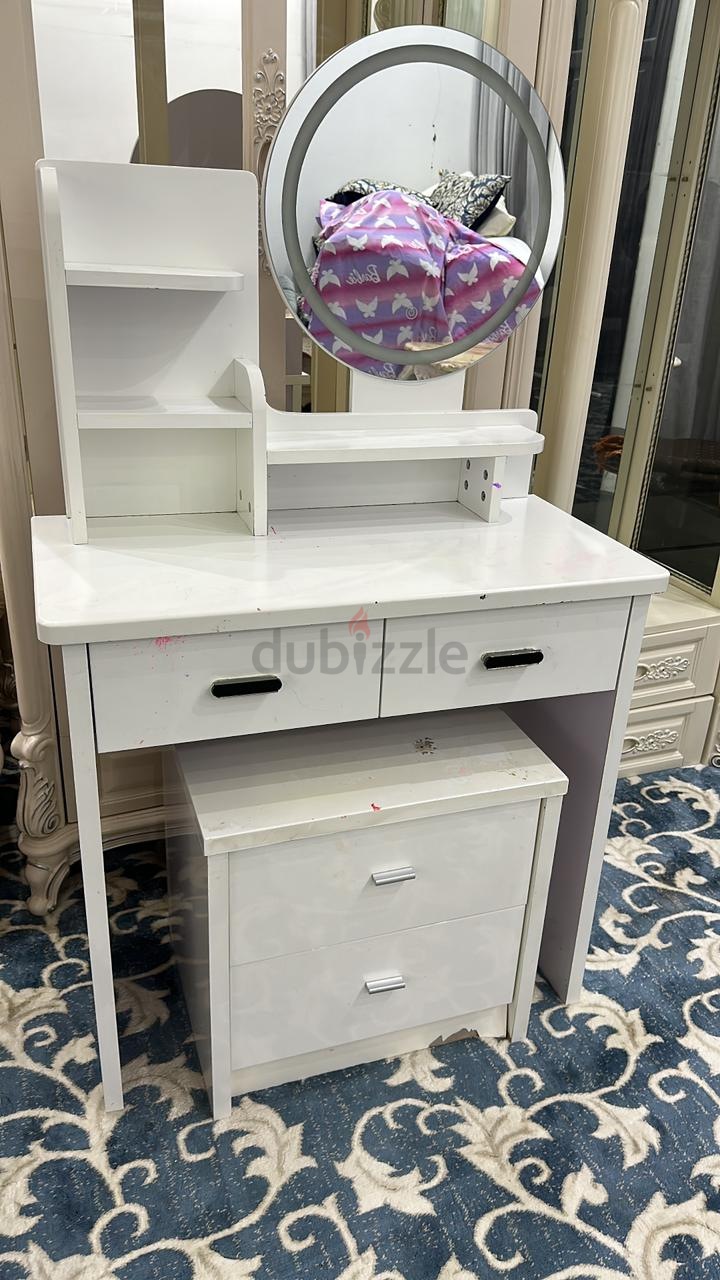 Dubizzle dressing deals table